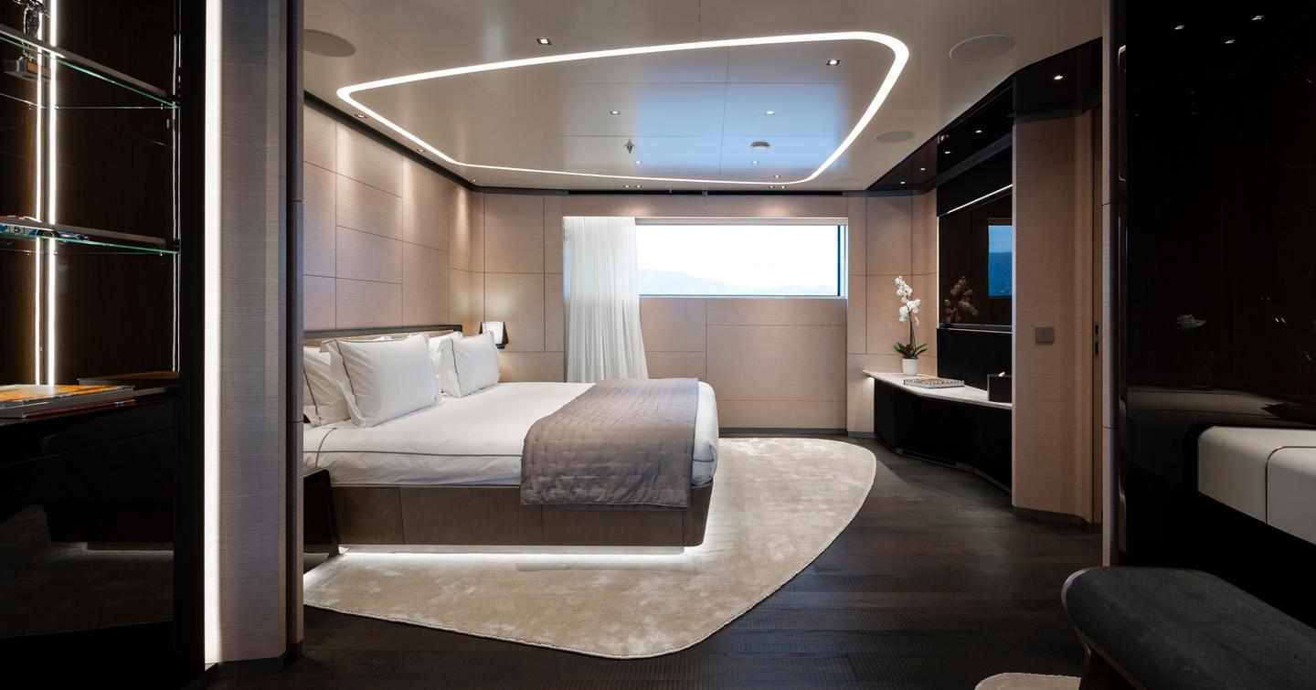 Superyacht Diamond Binta owner's room 