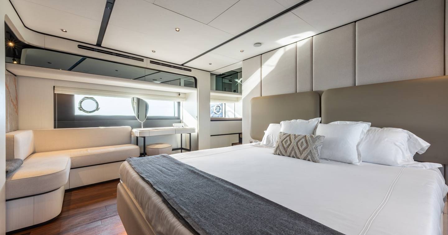 Motor Yacht Together master cabin
