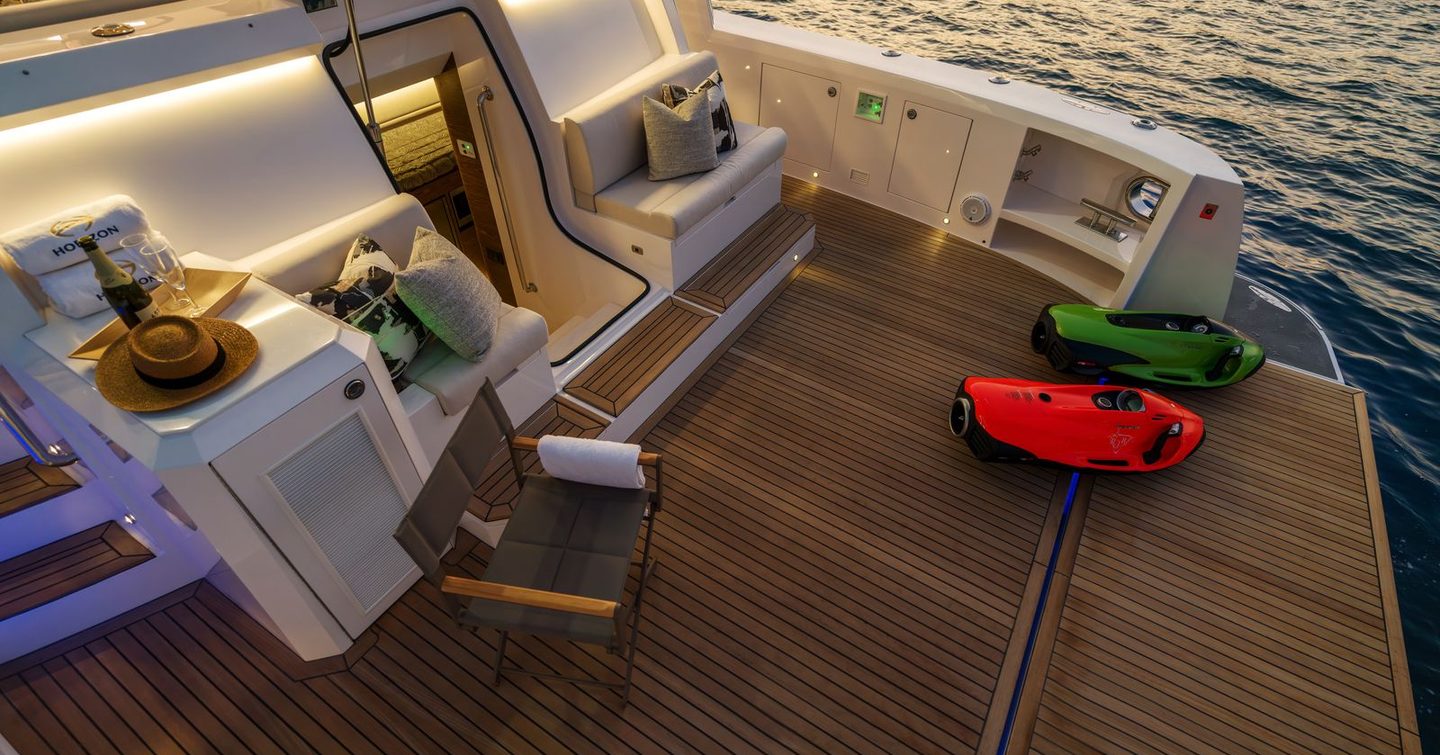Horizon V77S Hull 13 motor yacht aft deck with hydraulic transom