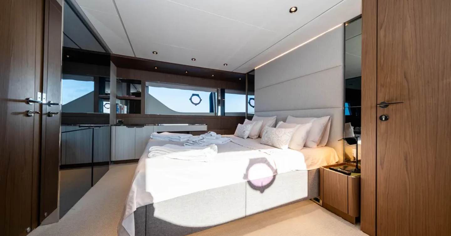 Motor Yacht Dogu master cabin