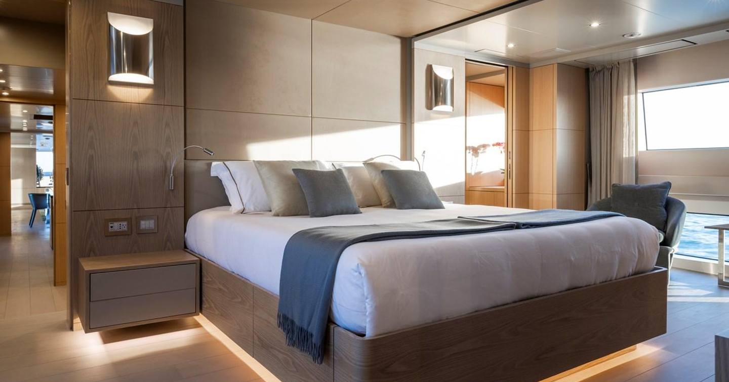 Benetti Classic Supreme 132' yacht Alegre master cabin with window 