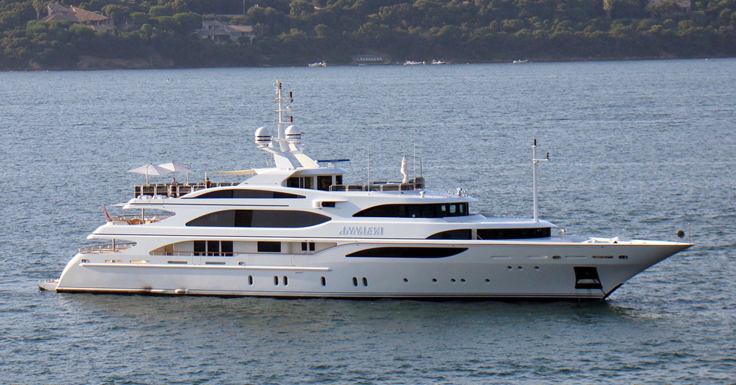 Superyacht Zefzaf on water