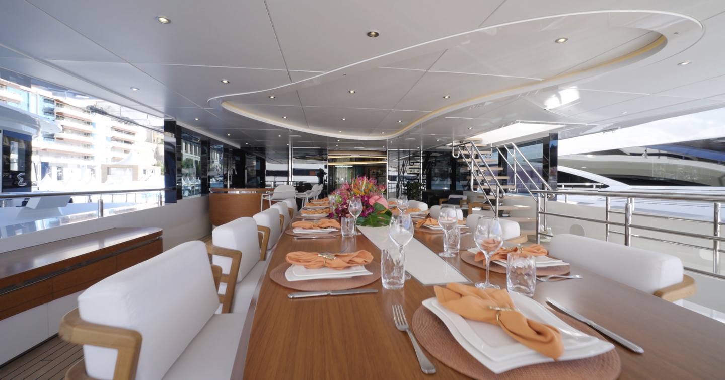 Bilgin-163-Eternal-Spark-bridge-deck-dining