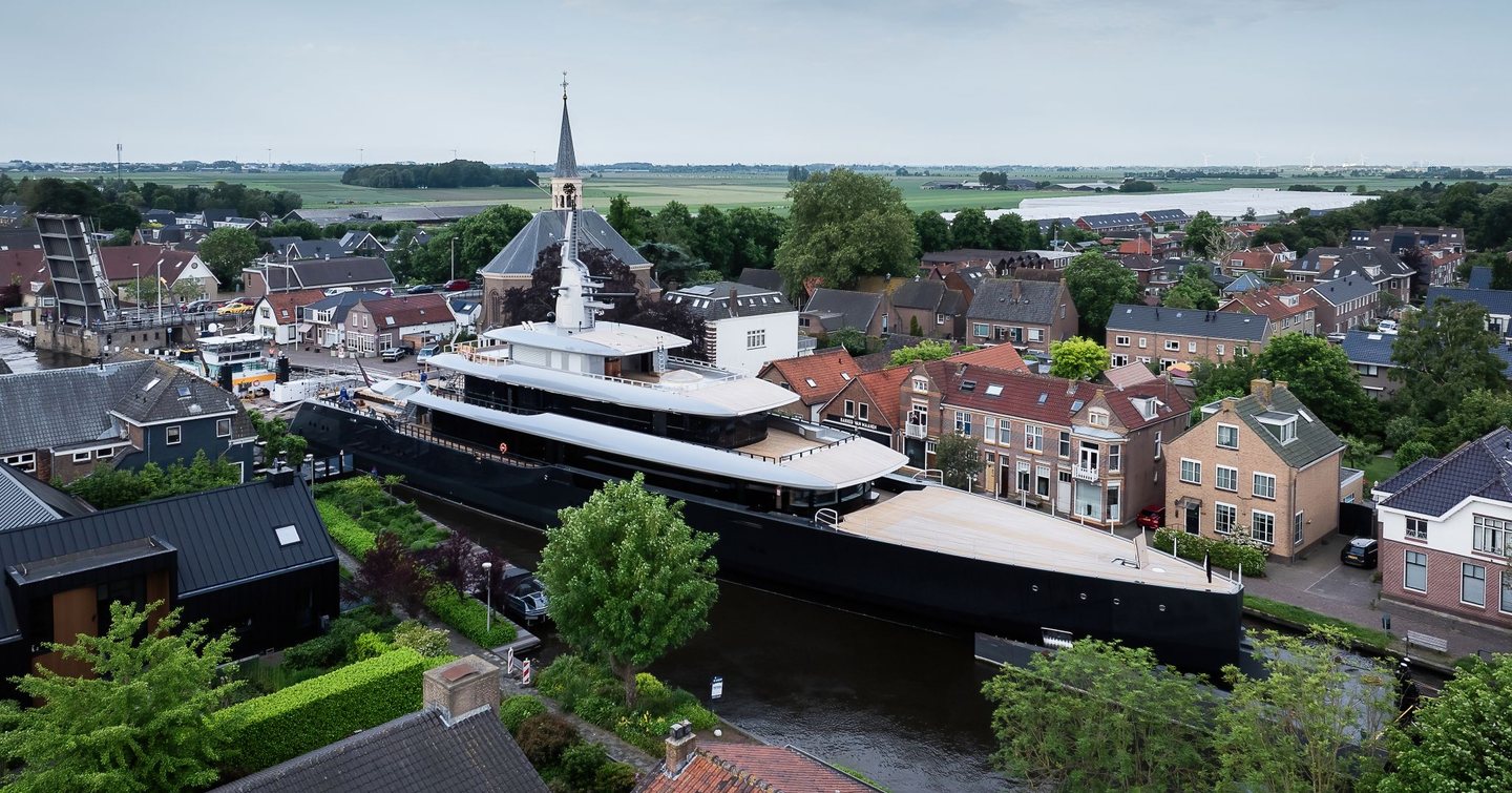 Superyacht Thalassa navigating dutch canals 