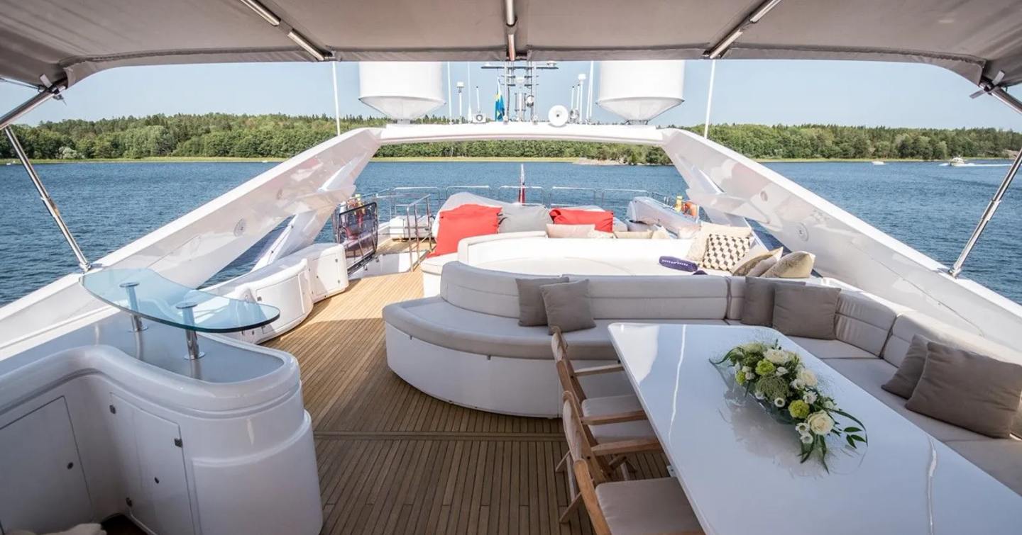 Superyacht Queen of Sheba sundeck