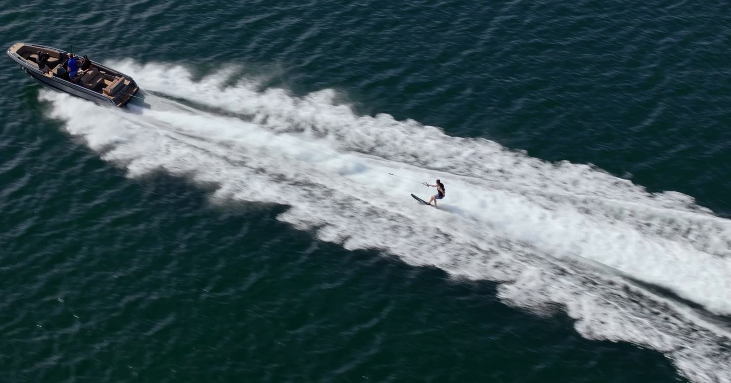 Evene Origin 71 towing a mono skier during watersports test
