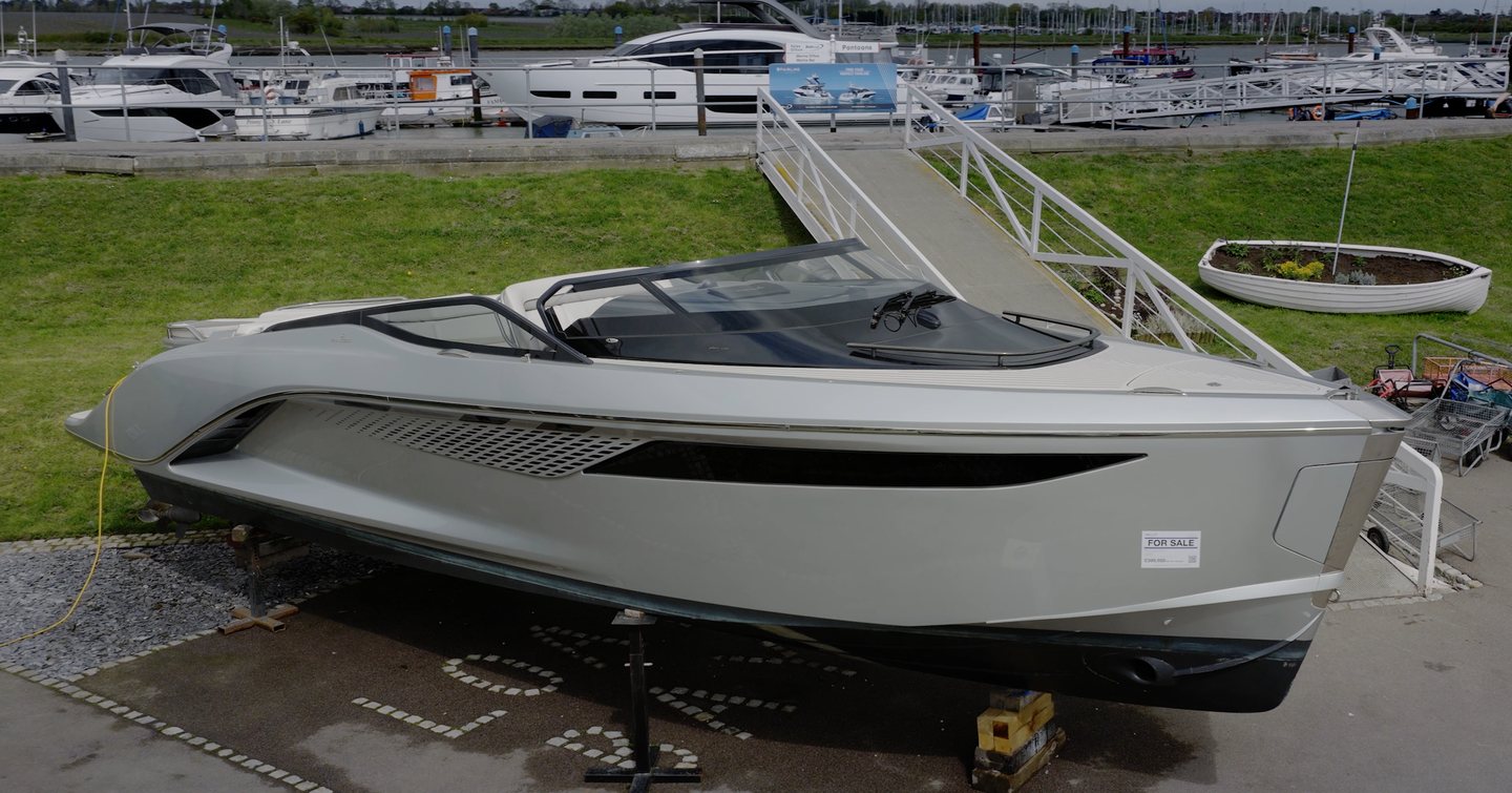 Princess R35 in the marina 