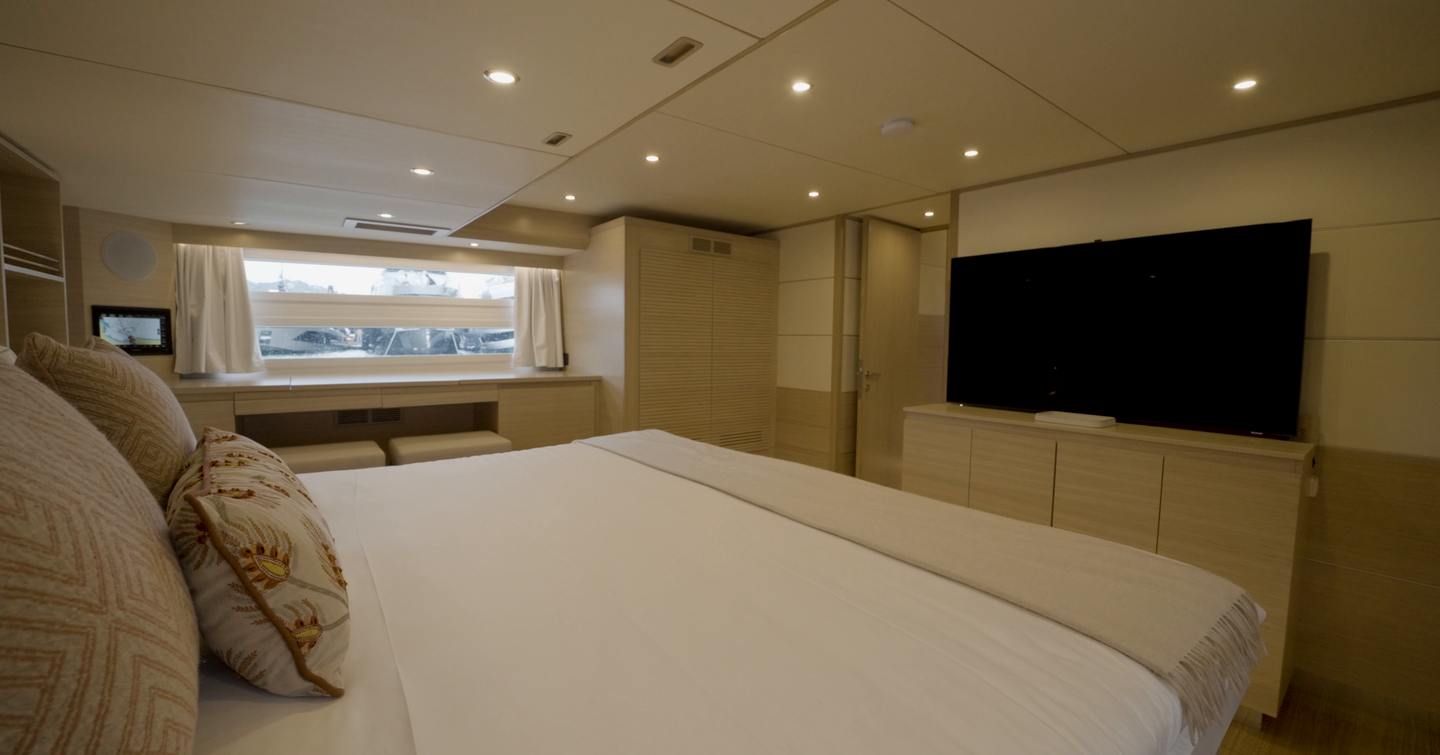 Delta-Powerboats-72-Review-owner-cabin-tv