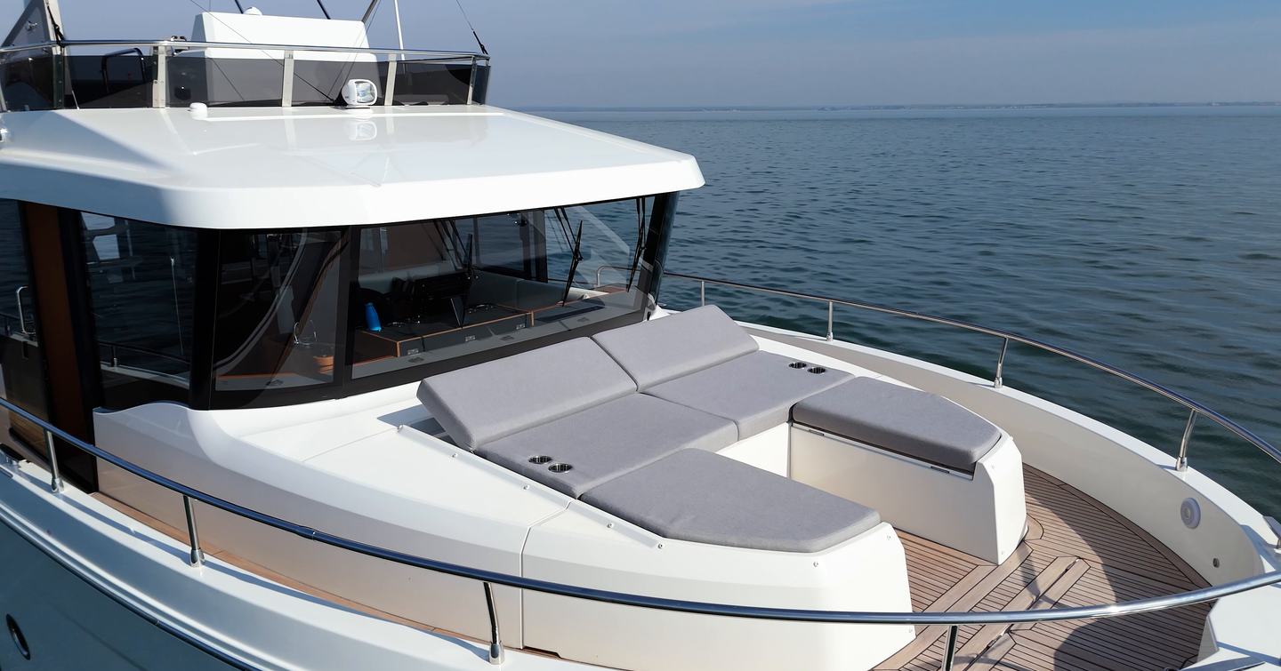 Beneteau-Swift-Trawler-54-Review-foredeck