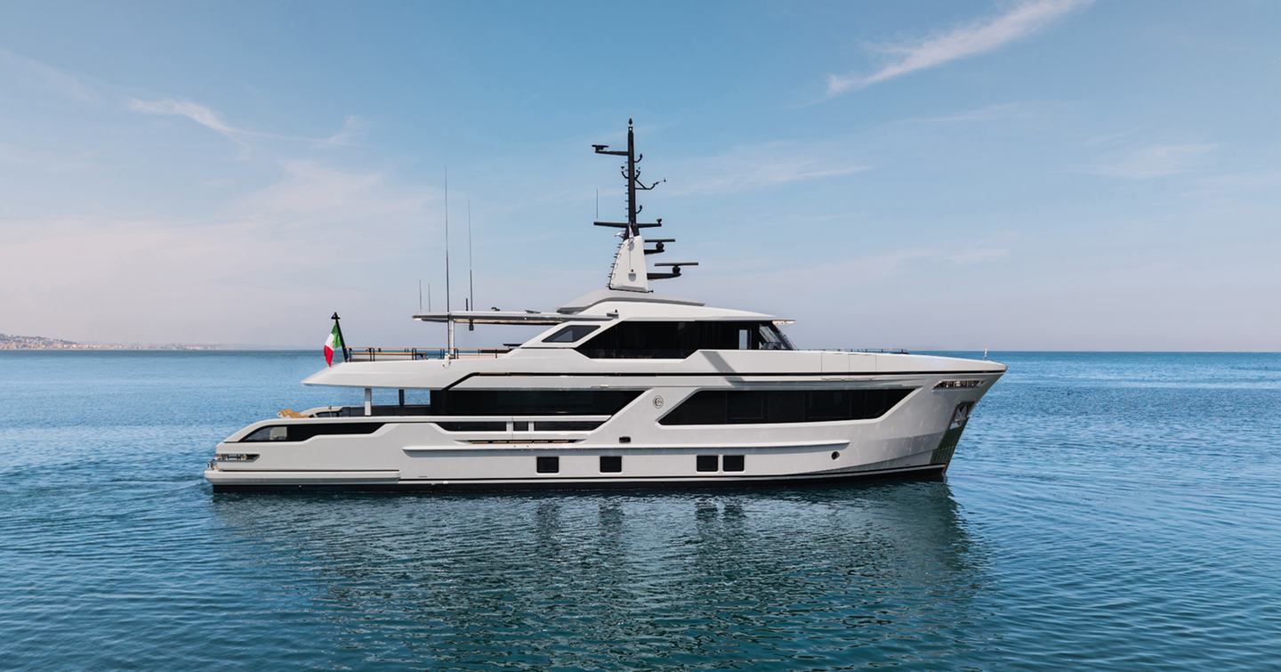Cantiere delle Marche RJ102 Explorer Yacht Mon Coeur at anchor 