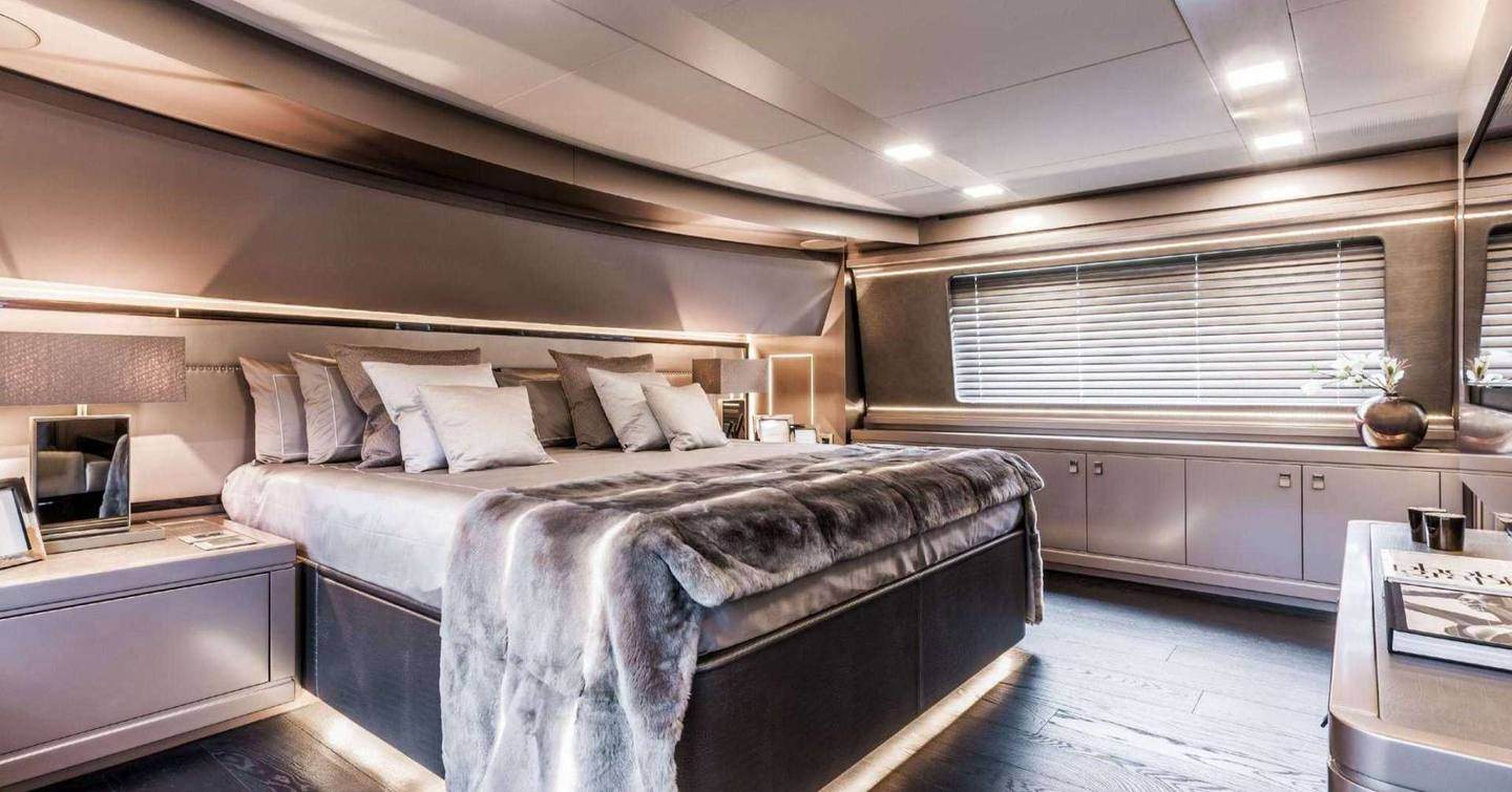 Motor Yacht Yvonne master cabin