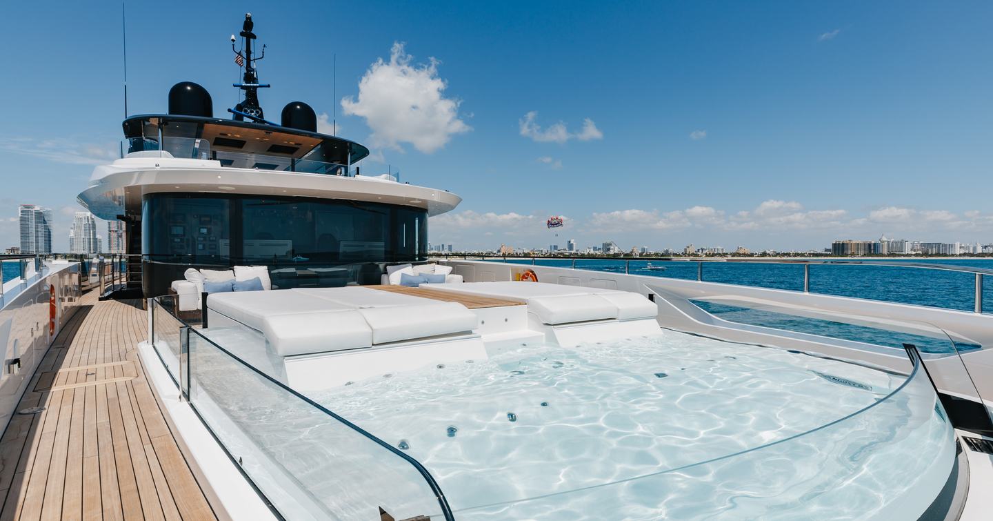 Mangusta-Oceano-44-bridge-deck-island-hot-tub