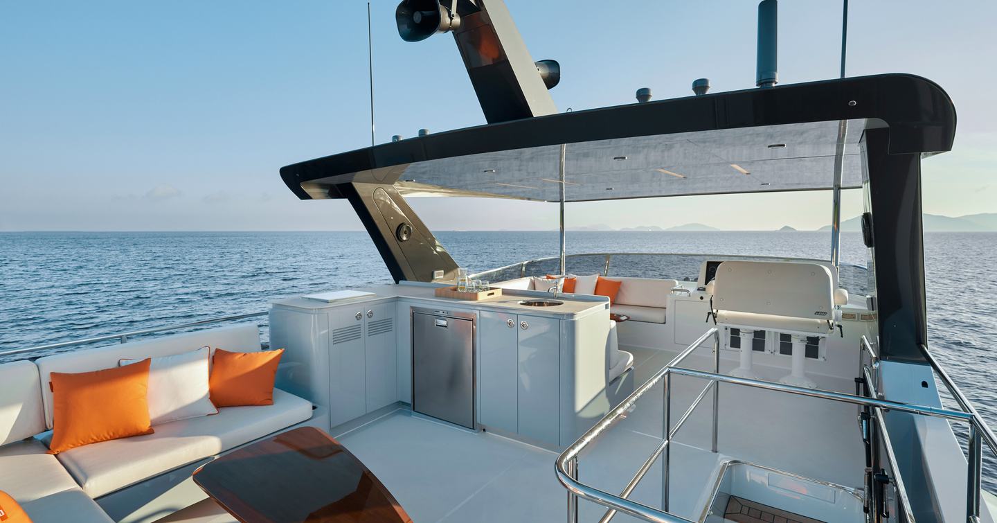 CL Yachts CLB65 Flybridge motor yacht flybridge 