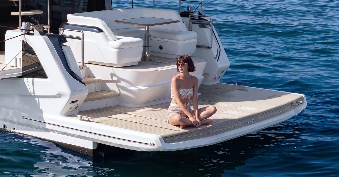 Galeon 570 Sky yacht beach club and aft cockpit 