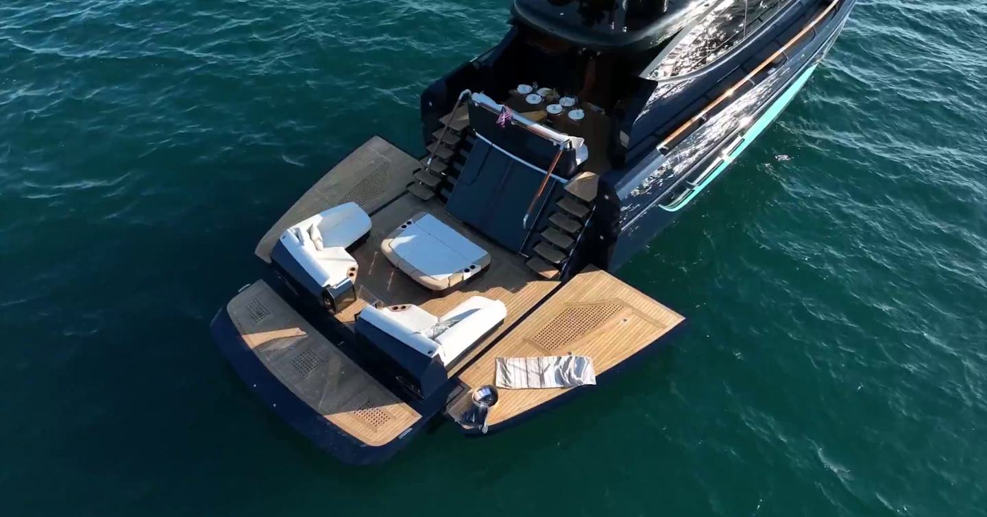 Lazzara-LSX67-Review-aft-deck-terraces