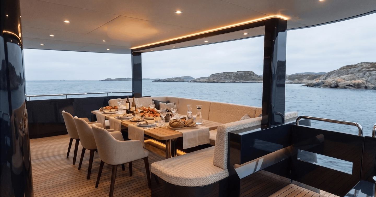 Rendering of Steeler Ocean Explorer 88 Yacht aft deck with U-shaped alfresco dining