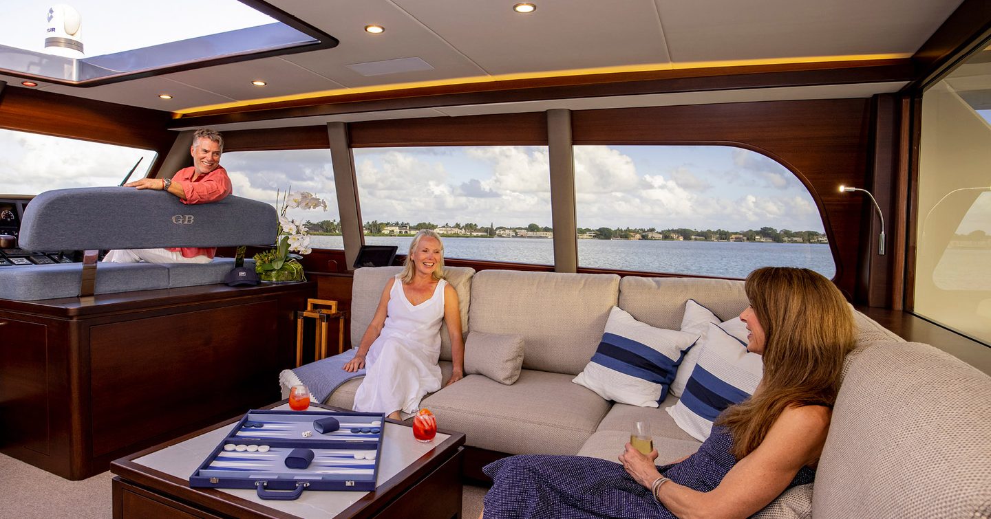 Grand-Banks-GB85-Skylounge-skylounge