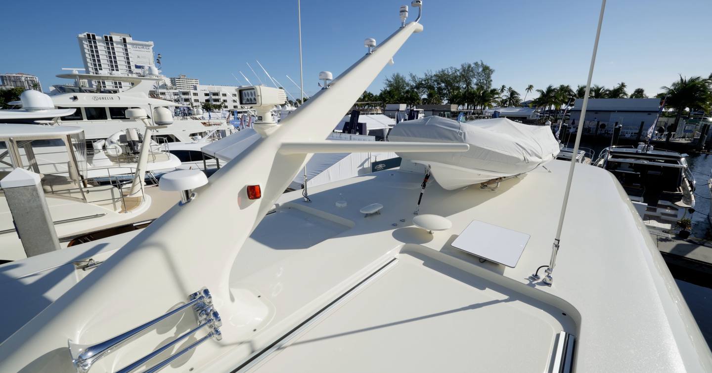 Palm-Beach-PB85-Sedan-Review-boat-deck
