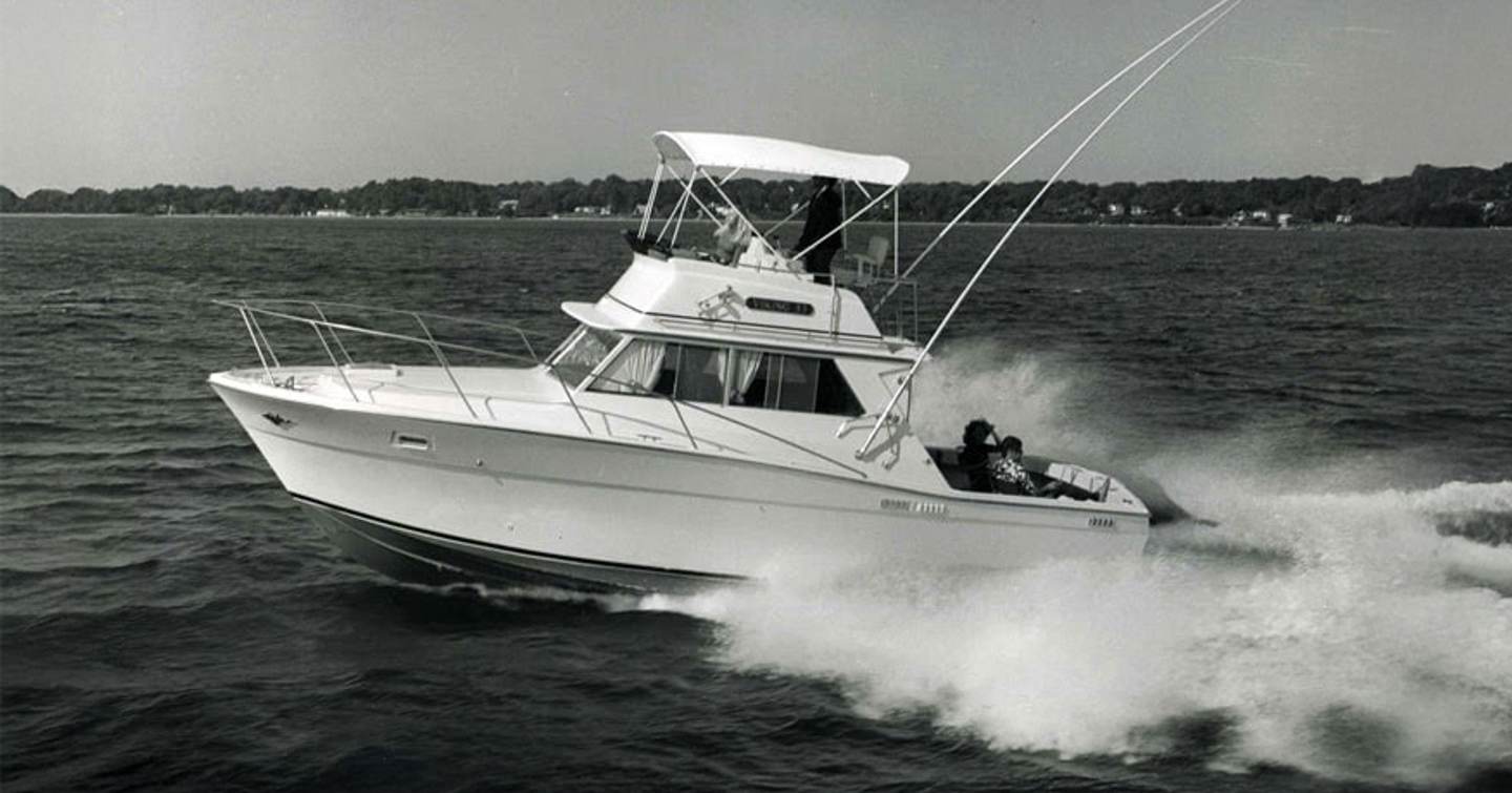 First GRP sportfisher model  Viking 33 Convertible underway