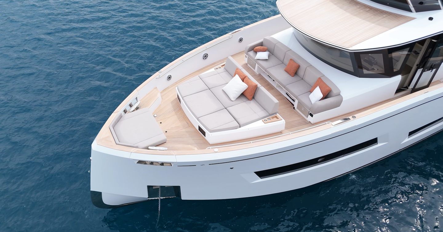 Pardo-E72-Review-foredeck-overhead