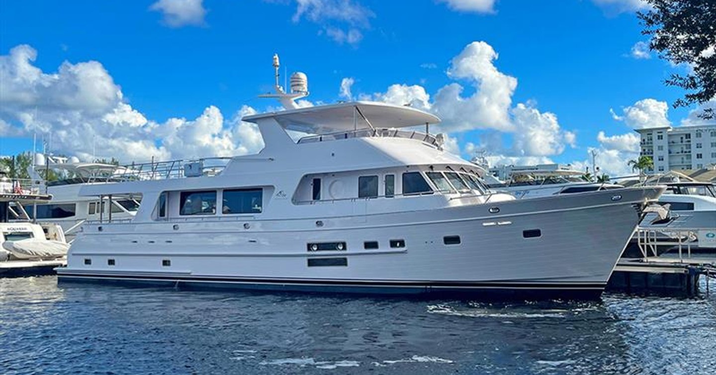 Outer Reef 830 Classic yacht exterior shot