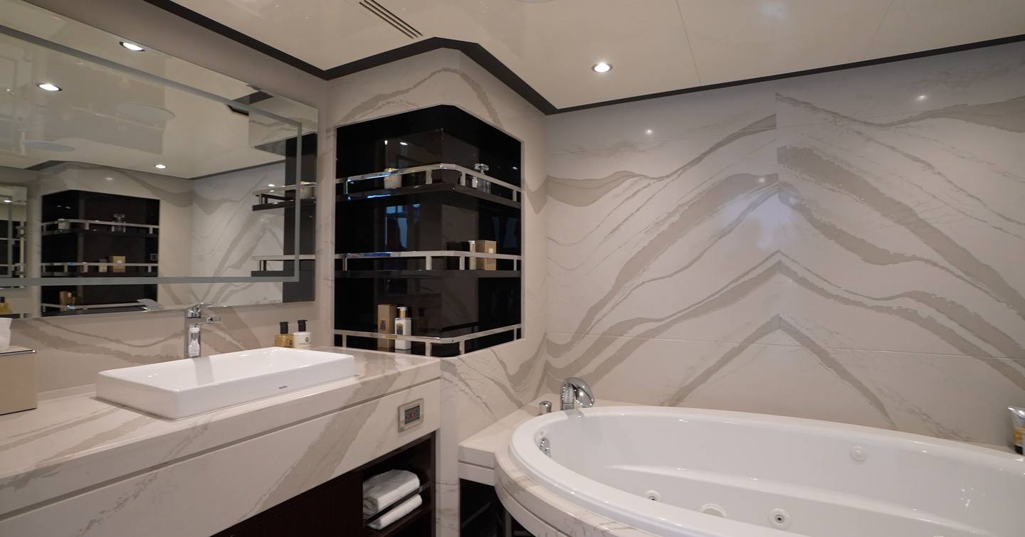 Ocean-Alexande-37L-Review-owner-cabin-ensuite