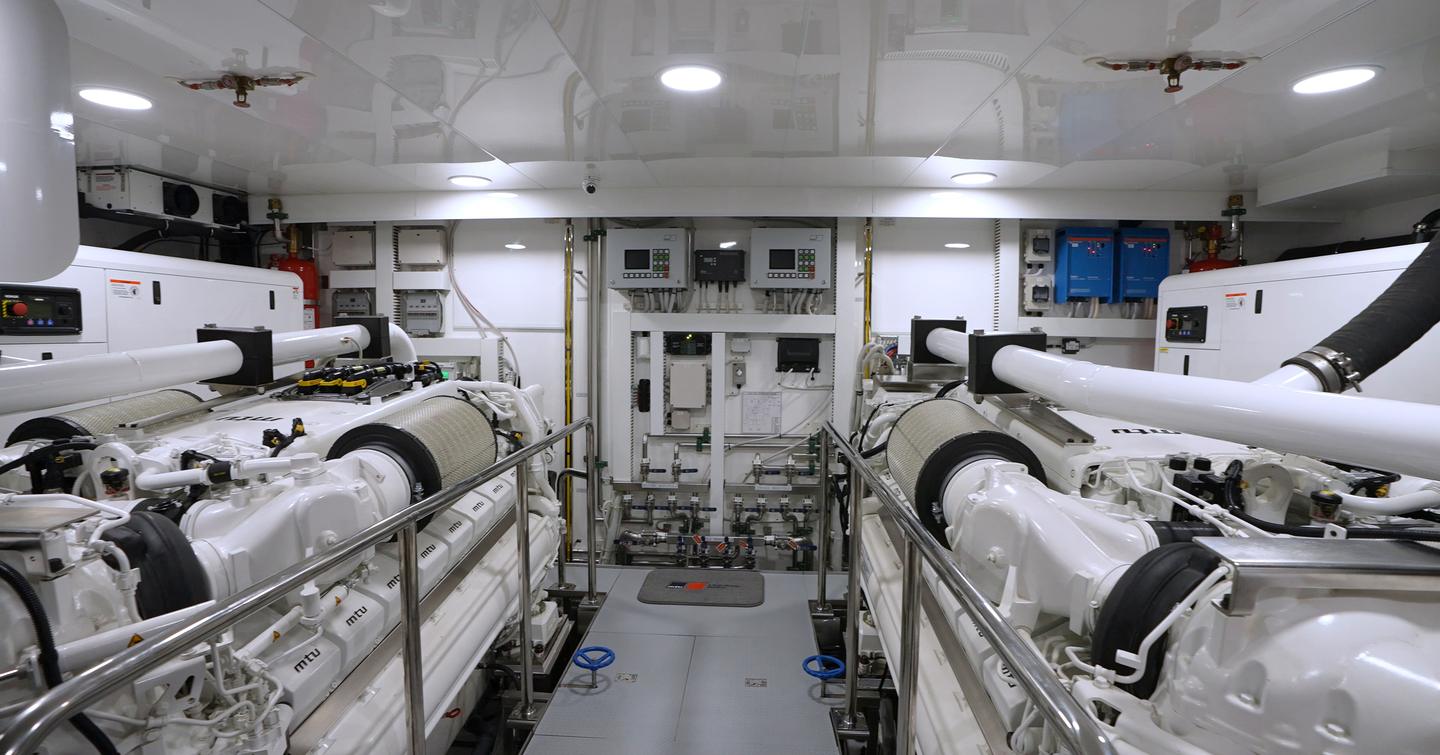 Ocean-Alexande-37L-Review-engine-room