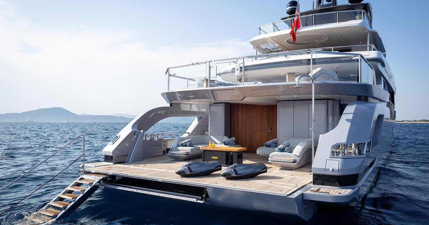 Superyacht Azimut Grande Trideck Tamanya beach club with fold down stairs