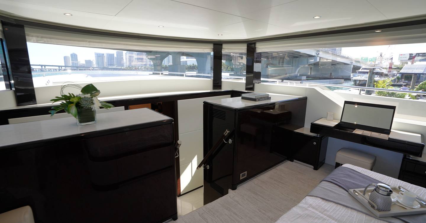 Ocean-Alexande-37L-Review-owner-cabin-glass