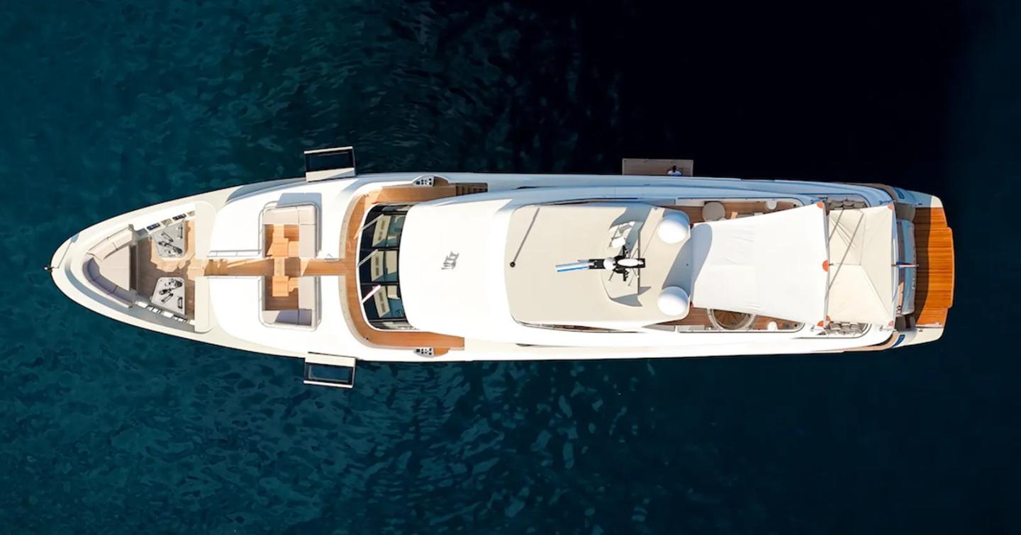 Hero shot of Motor Yacht MOCEAN II