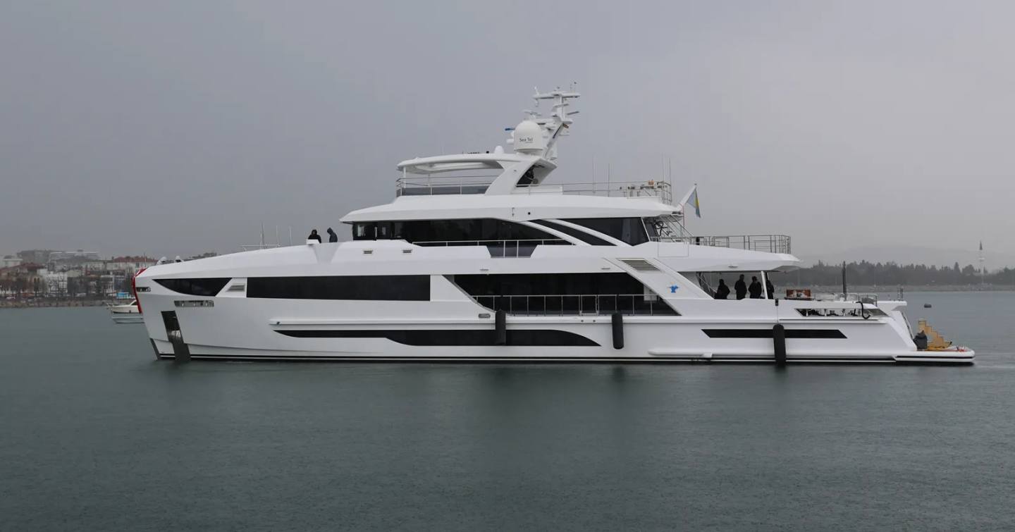 Bering 121 Explorer Yacht Familia post refit 