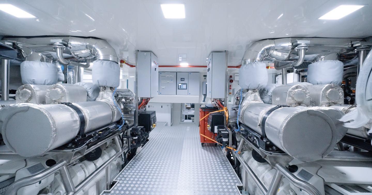 Sirena 118 engine room with twin MAN V12-1900 diesel engines