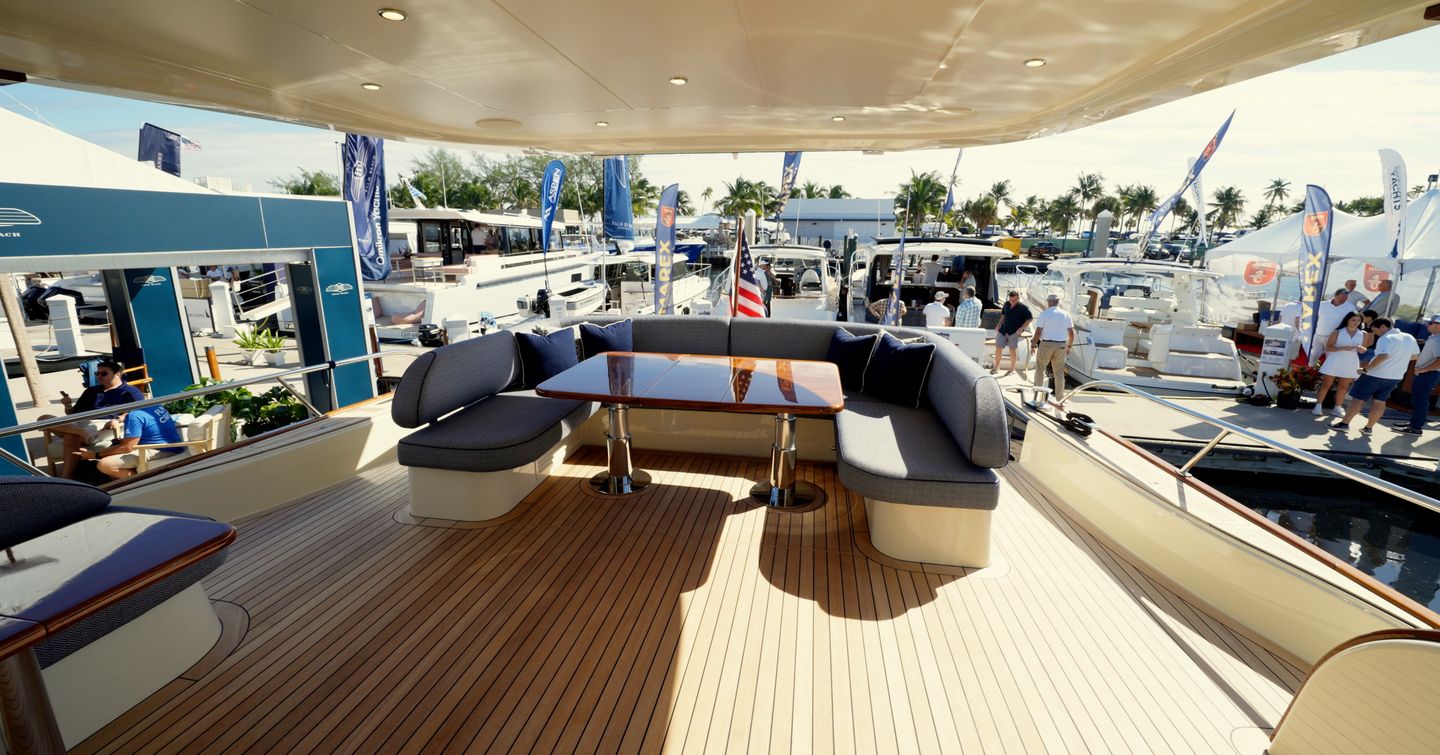 Palm-Beach-PB85-Sedan-Review-cockpit