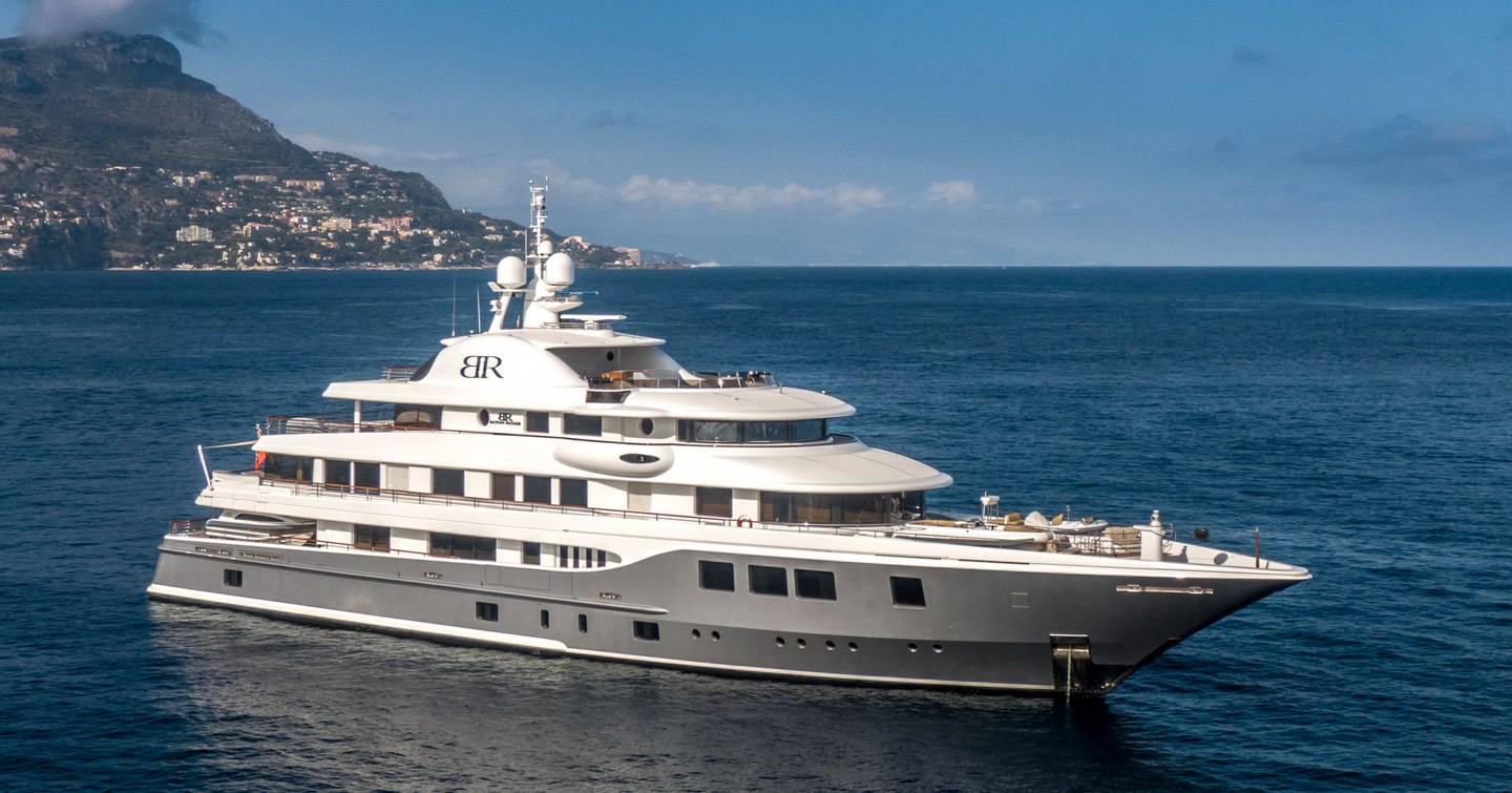 Superyacht Baton Rouge at anchor