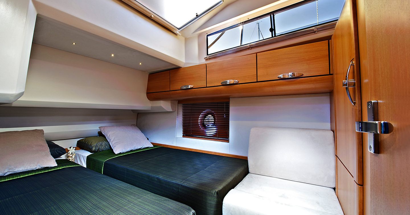 Greenline-40-twin-cabin