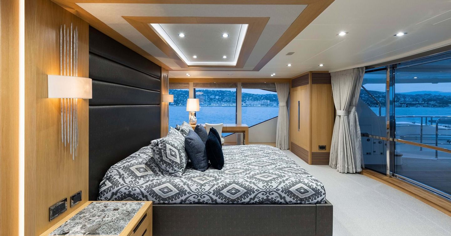  Sunseeker 131 Yacht Elysium's master suite