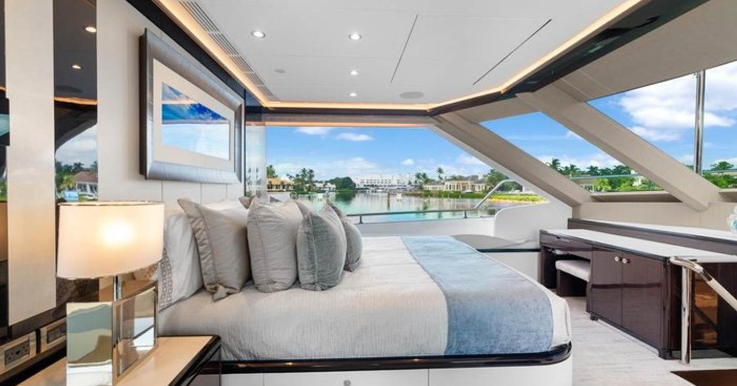  Motor Yacht Twin Dreams owners cabin