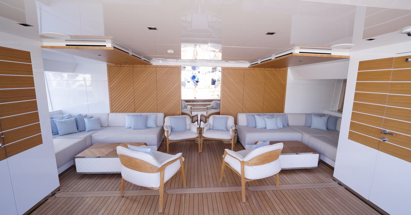 Mangusta-GranSport-54-Review-beach-club