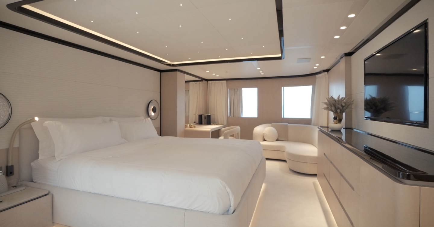 Benetti-B.Now-50M-Oasis-Alunya-owner-cabin