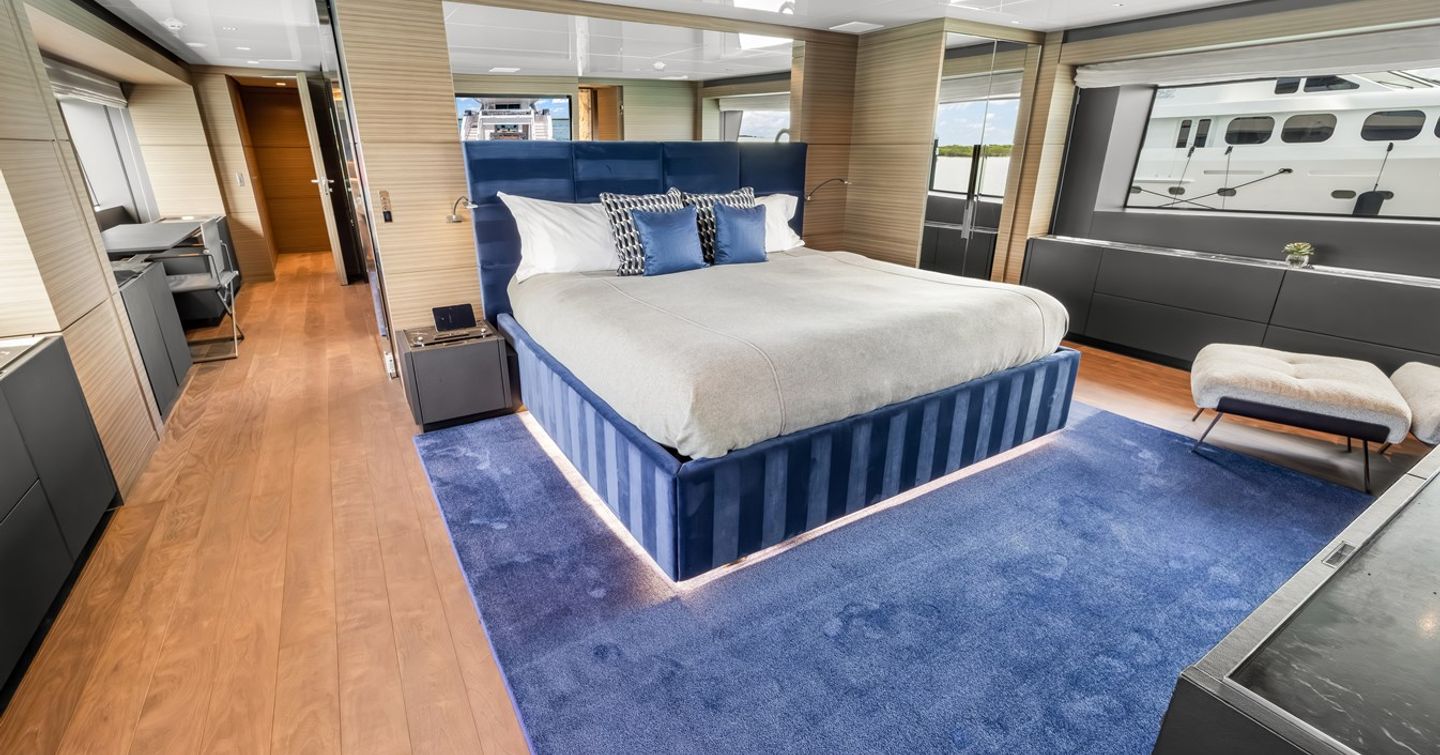 Custom Line Navetta 42 Motor Yacht Future master cabin