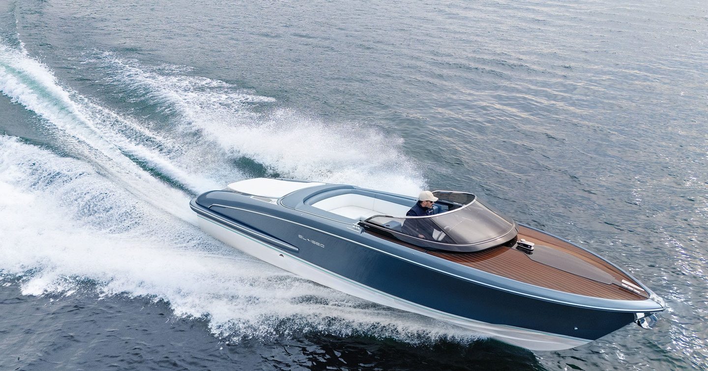Riva-El-Iseo-Review-running-wake