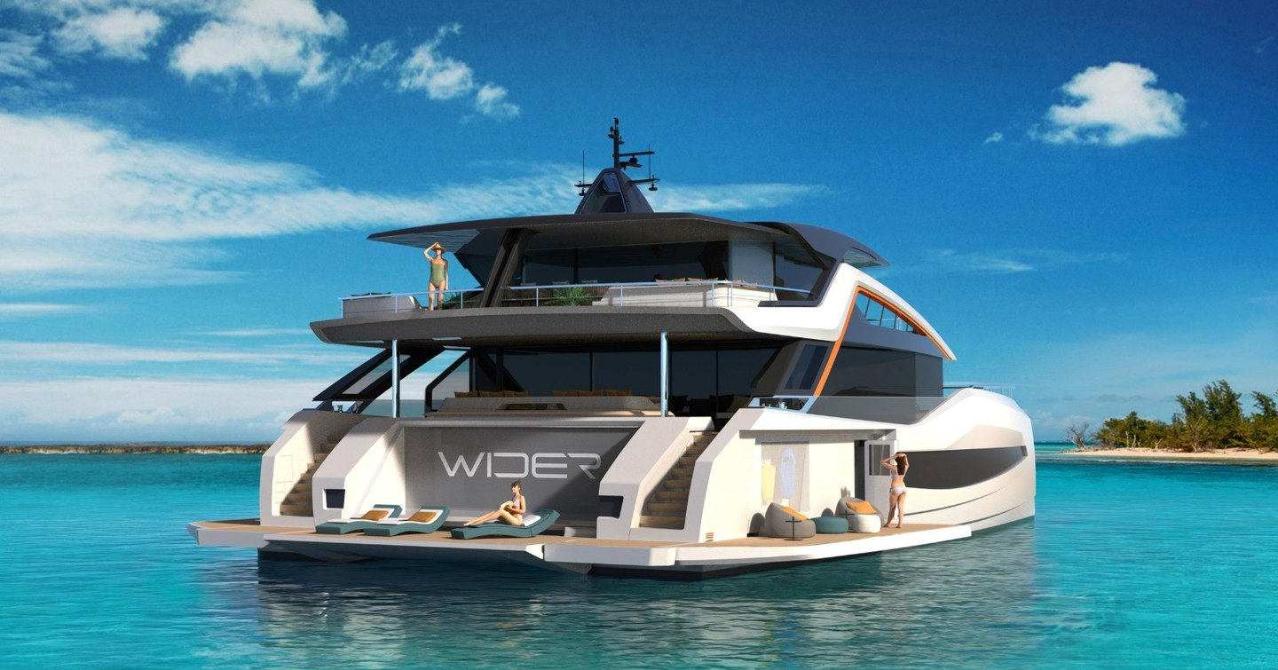 WiderCat 92 starboard aft view