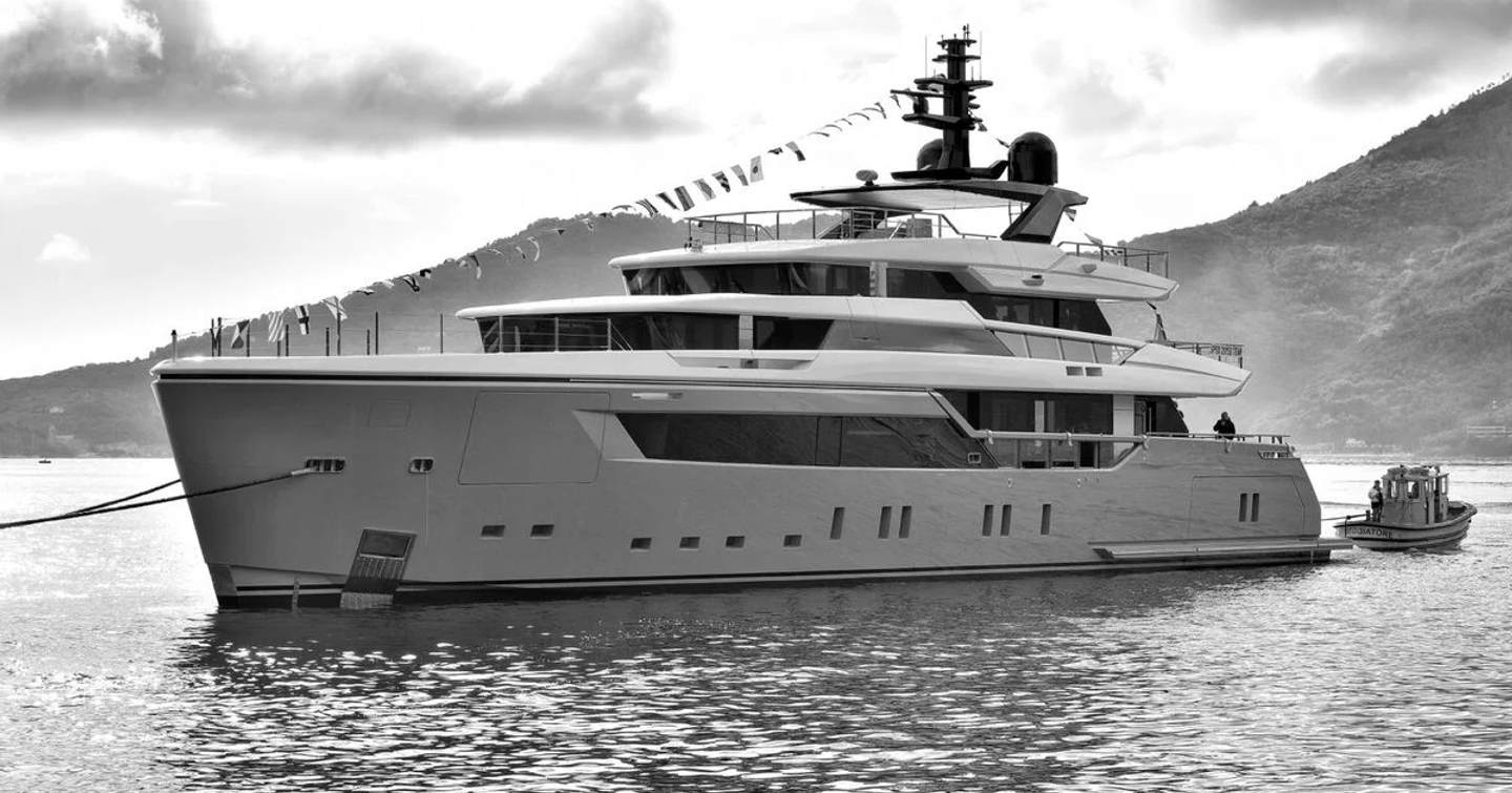  Sanlorenzo motor yacht Phoenician at anchor bow view 