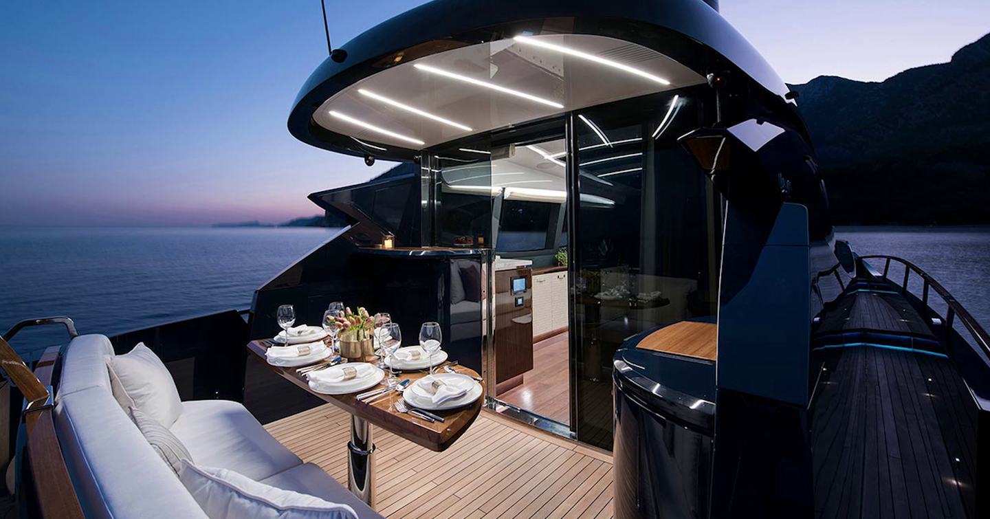 Lazzara-LSX67-Review-cockpit