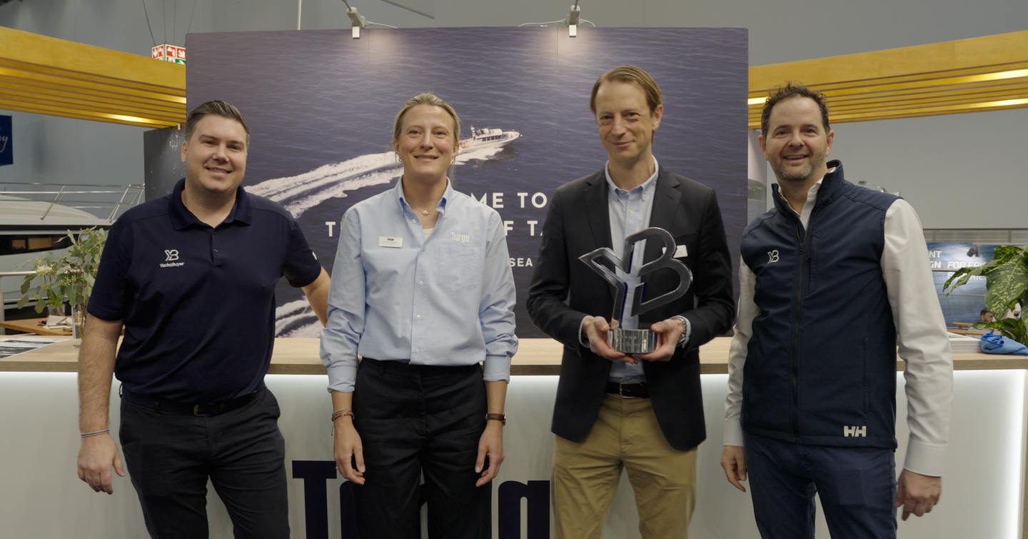 Targa YachtBuyer trophy handover at boot 2026