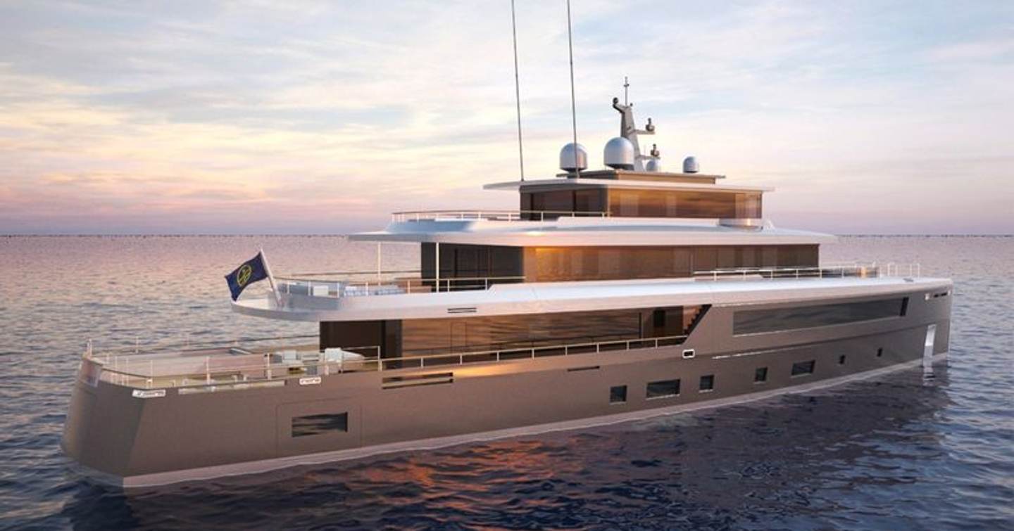 Motor yacht Amante aft view