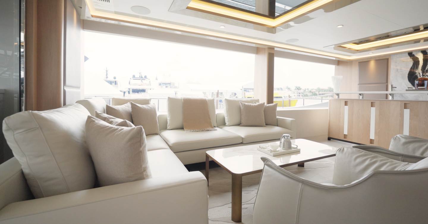 Ocean-Alexander-28L-Review-saloon-seating