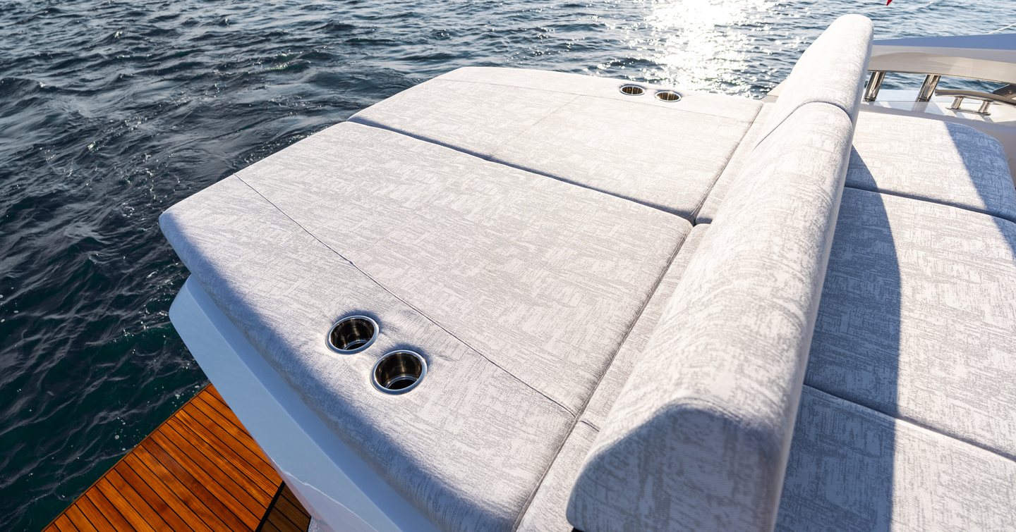 Sunseeker-Predator-55-Review-cockpit-sunpad