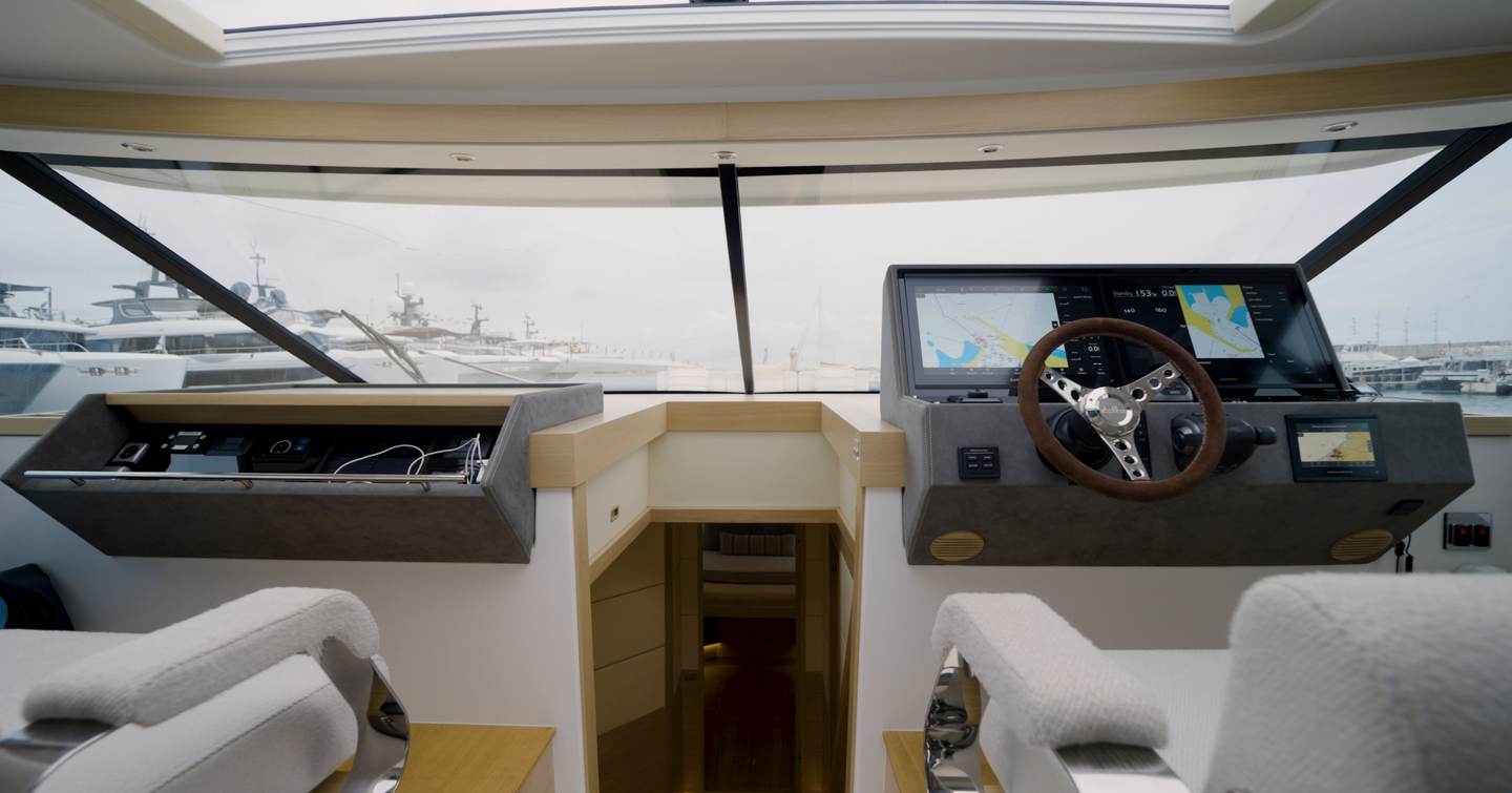 Delta-Powerboats-72-Review-helm-station