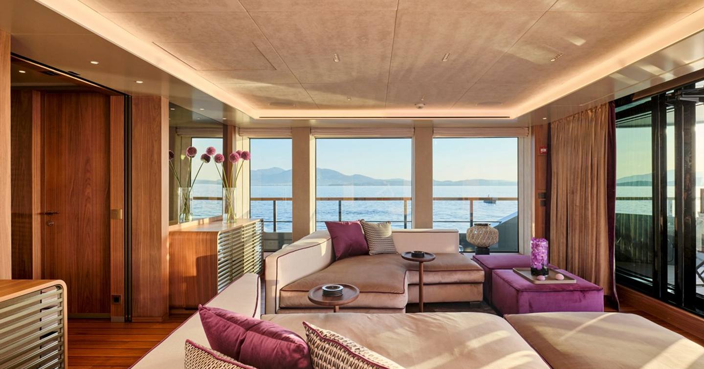 Superyacht Para Bellum skylounge with large cream sofas 